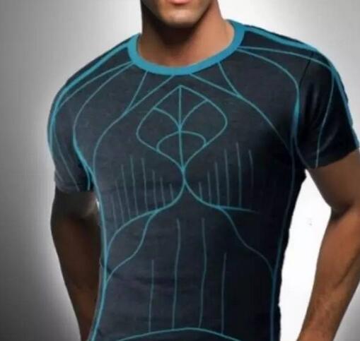 这款“微流控”运动衣让你放肆摇摆、始终干爽