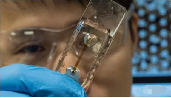 能够探究石油行业“胆固醇”的微流控装置