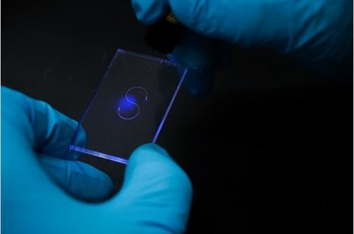 光控微流体芯片