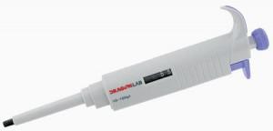 使用微量吸液管分配SU-8光刻胶