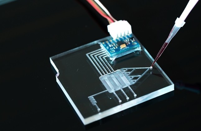 利用微流体技术进行蛋白质相互作用研究